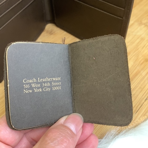 Coach Vintage 80’s Water Buffalo Leather Slim Billfold Wallet + Mini Coach Book - Picture 15 of 17